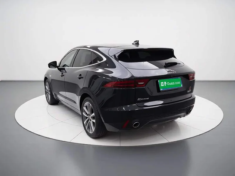 Jaguar E-PACE — фото 4