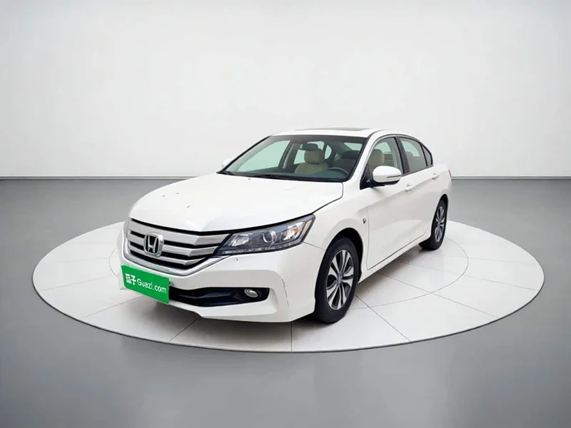 Honda Accord — фото 1