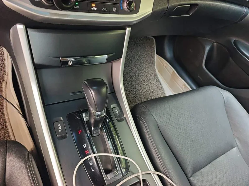 Honda Accord — фото 15