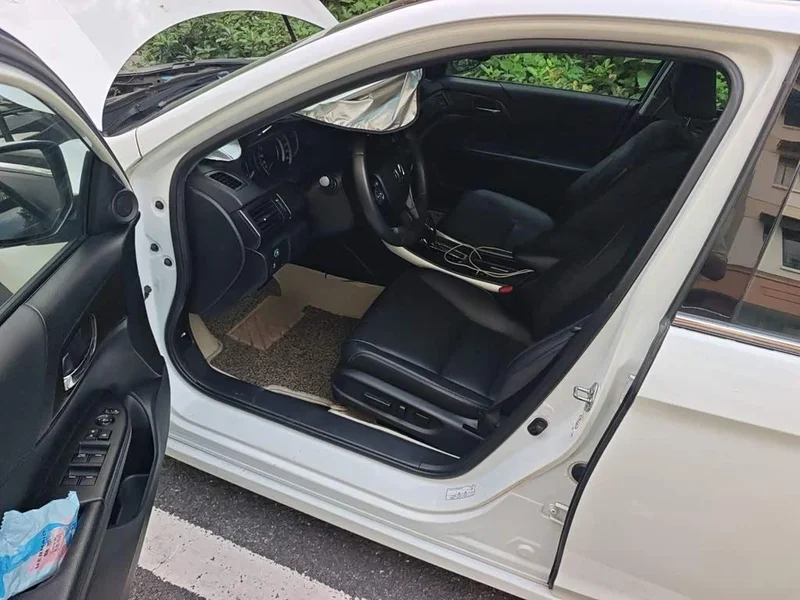 Honda Accord — фото 17