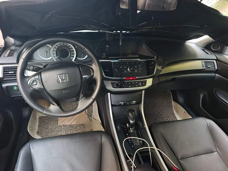 Honda Accord — фото 10