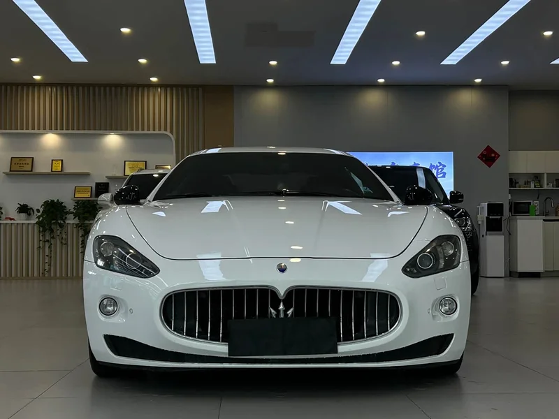 Maserati GranTurismo — фото 2