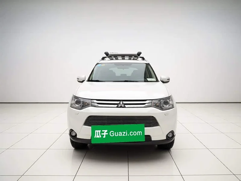 Mitsubishi Outlander — фото 2