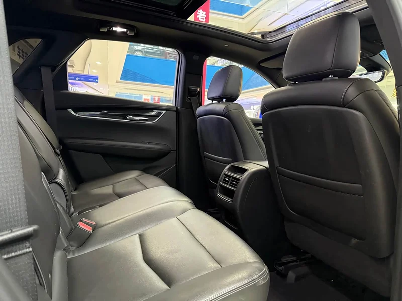 Cadillac XT5 — фото 13