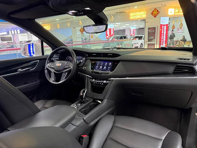 Cadillac XT5 — фото 14