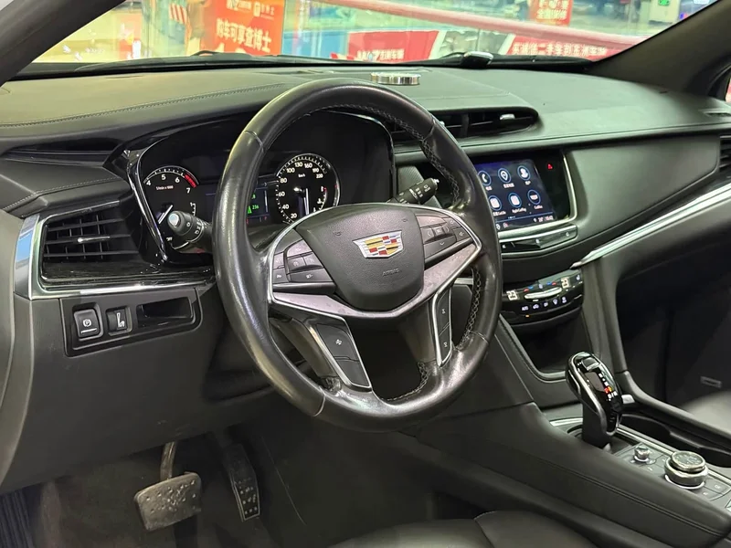 Cadillac XT5 — фото 5