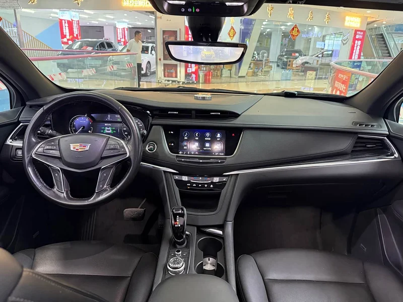 Cadillac XT5 — фото 8