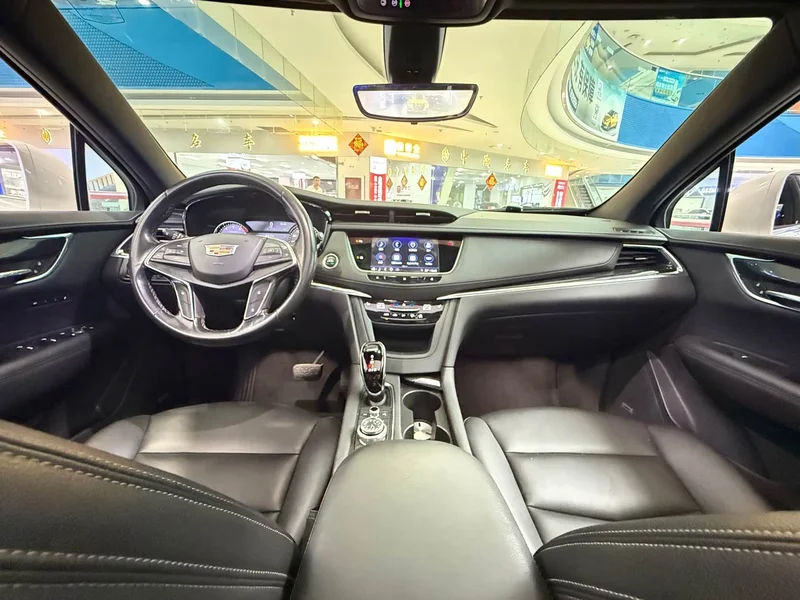 Cadillac XT5 — фото 9