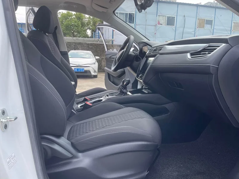 Roewe i5 — фото 12