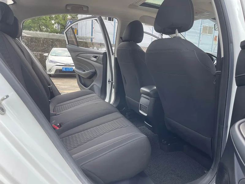Roewe i5 — фото 14