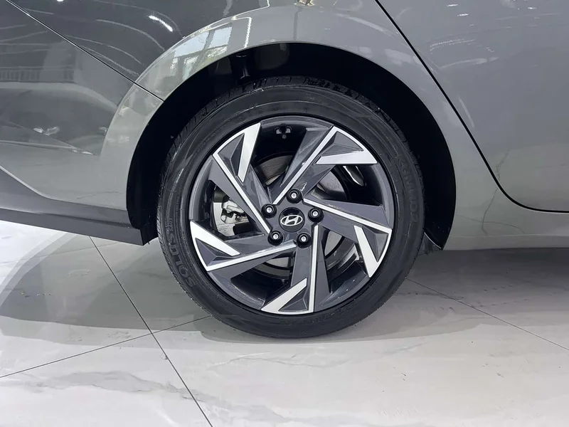Hyundai Elantra — фото 19