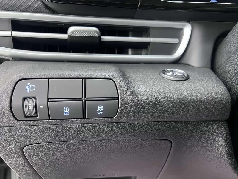 Hyundai Elantra — фото 8