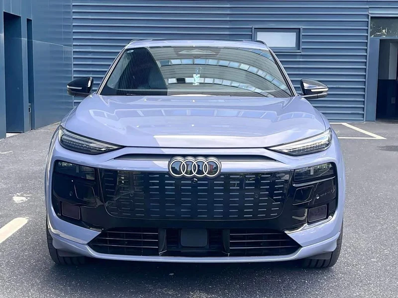 Audi Q6L e-tron — фото 2
