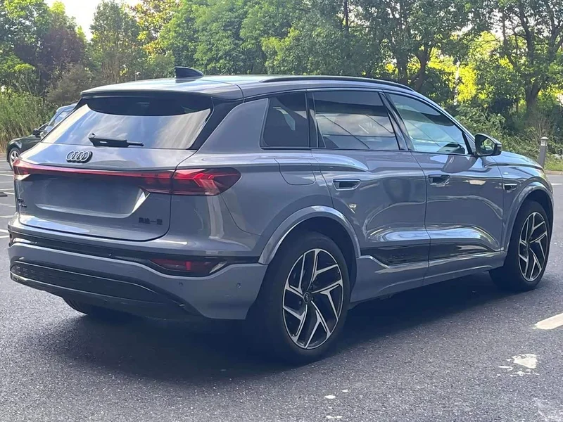 Audi Q6L e-tron — фото 5