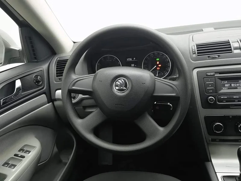 Volkswagen Octavia — фото 11