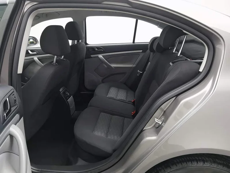 Volkswagen Octavia — фото 15