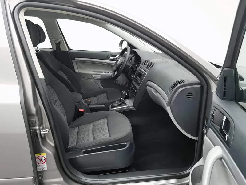 Volkswagen Octavia — фото 23