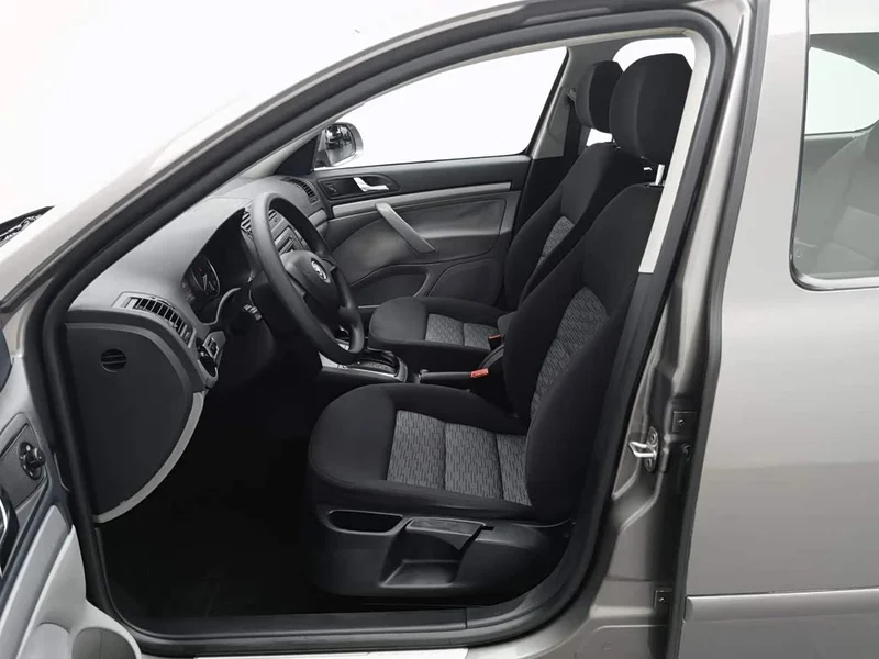 Volkswagen Octavia — фото 10