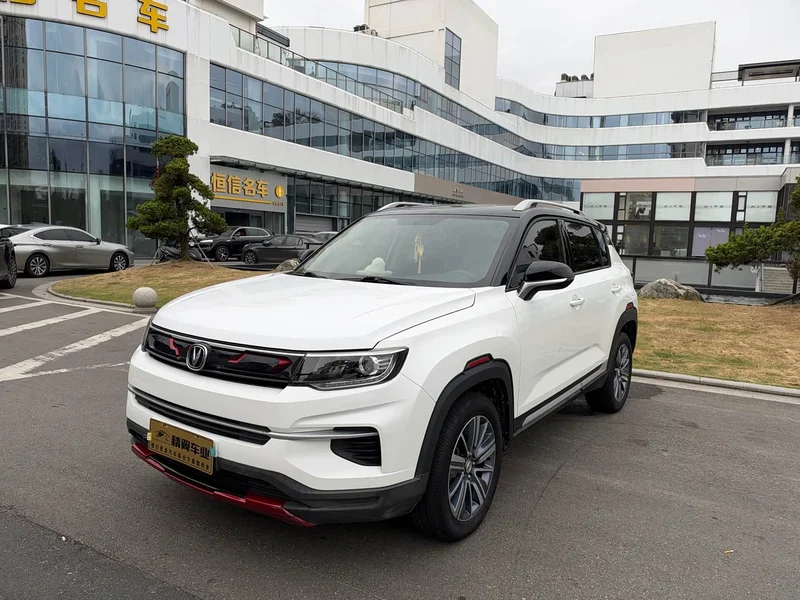 Changan CS35PLUS — фото 1