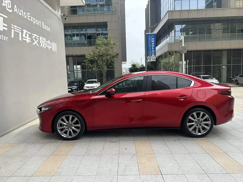 Mazda 3 Axela — фото 3