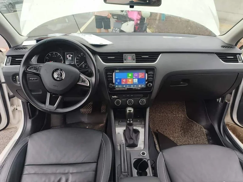Volkswagen Octavia — фото 10
