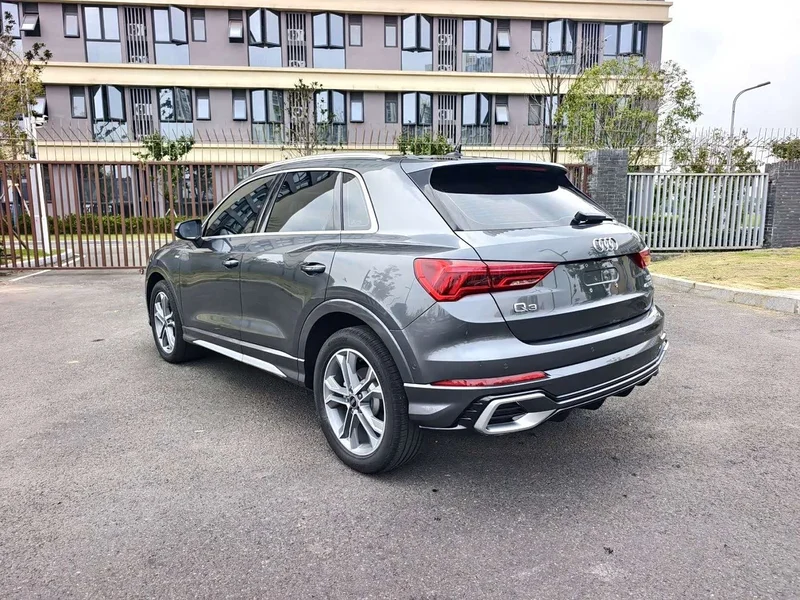 Audi Q3 — фото 14