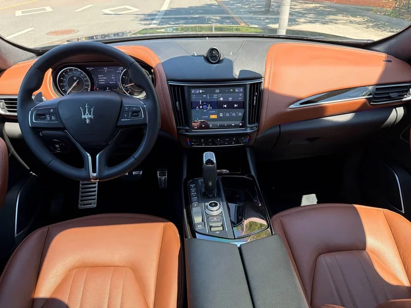 Maserati Levante — фото 15