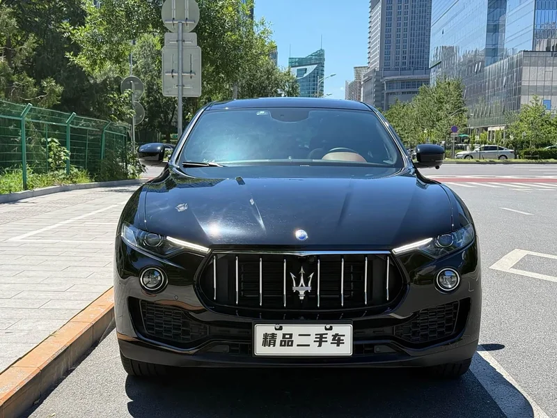 Maserati Levante — фото 2