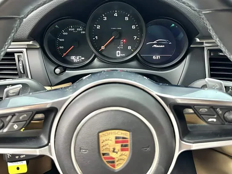 Porsche Macan — фото 11