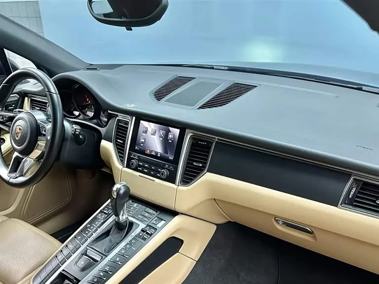Porsche Macan — фото 10