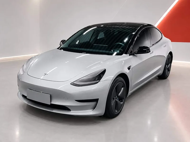 Tesla Model 3 — фото 1
