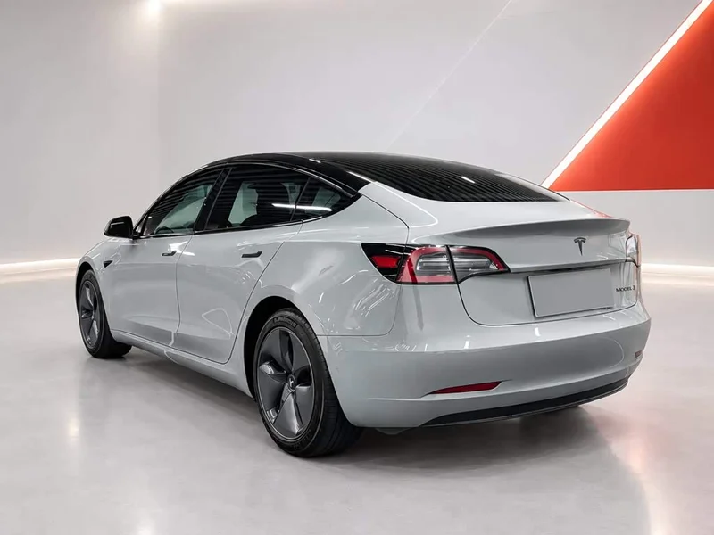 Tesla Model 3 — фото 4