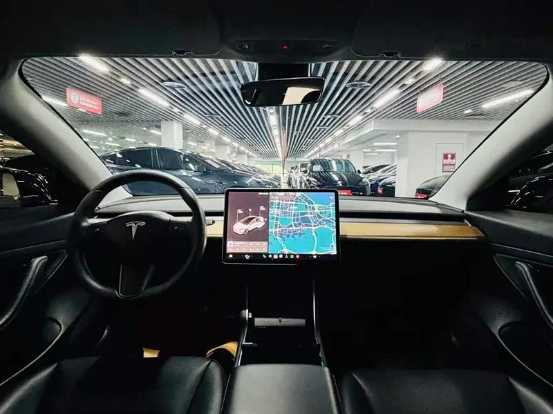 Tesla Model 3 — фото 8