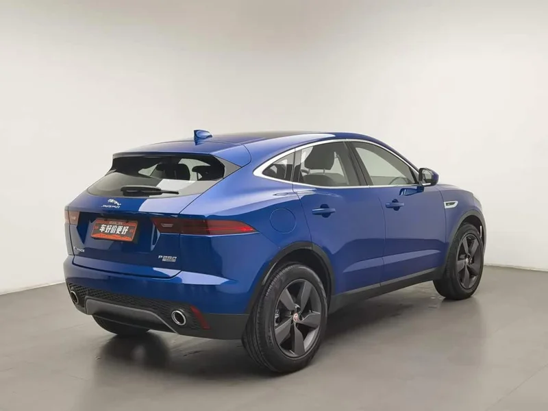Jaguar E-PACE — фото 2
