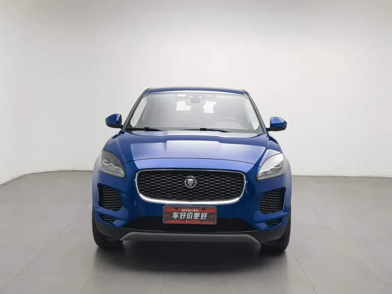Jaguar E-PACE — фото 3