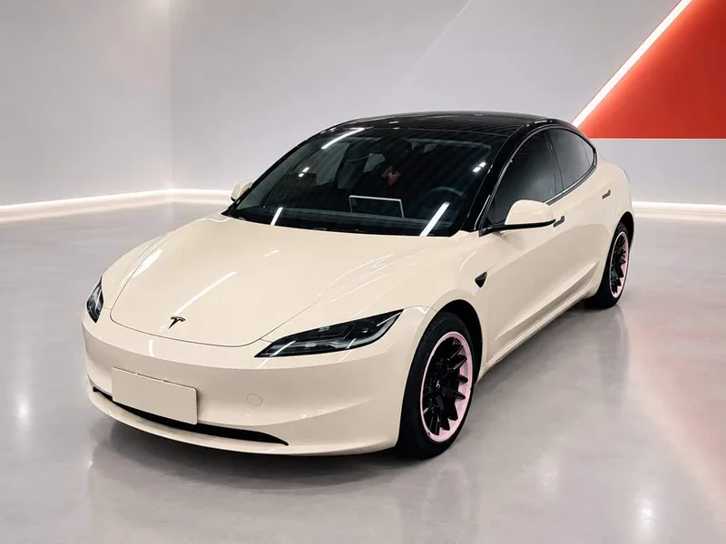 Tesla Model 3 — фото 1