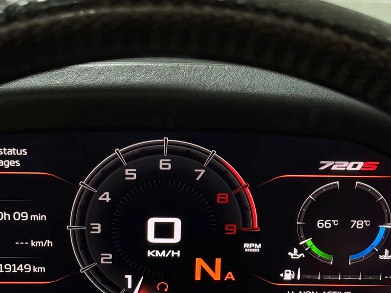 McLaren 720S — фото 11