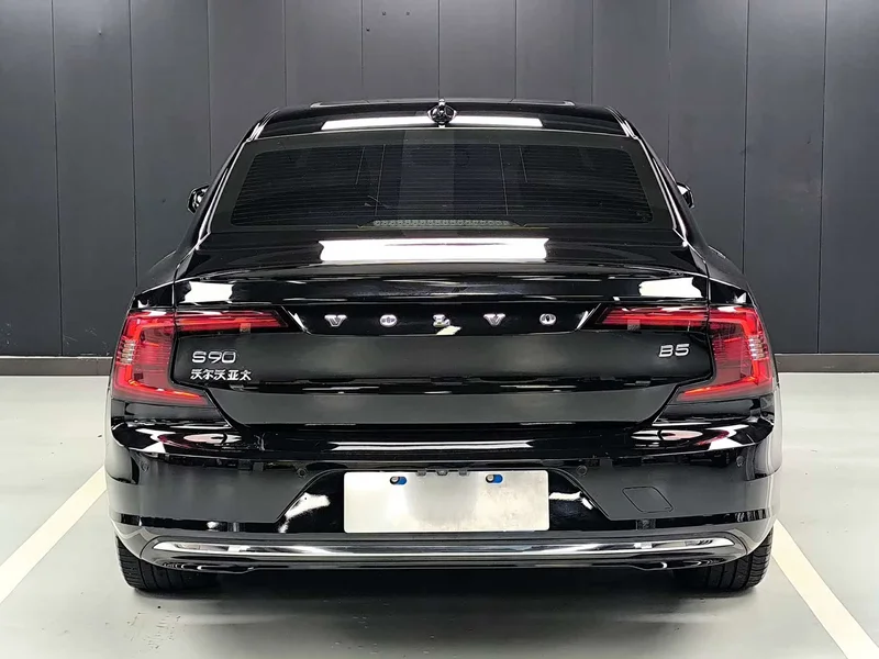 Volvo S90 — фото 21