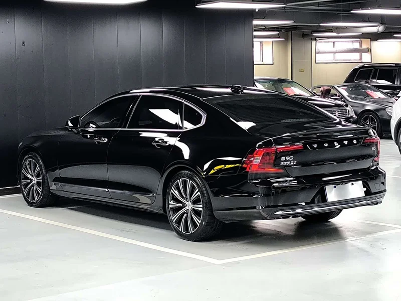 Volvo S90 — фото 22