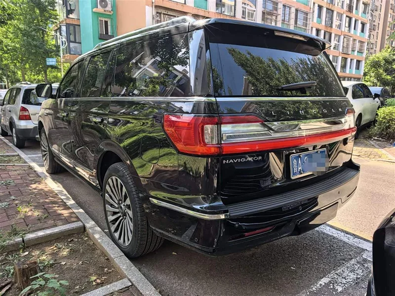 Lincoln Navigator — фото 2