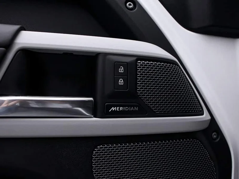 Land Rover Defender — фото 13