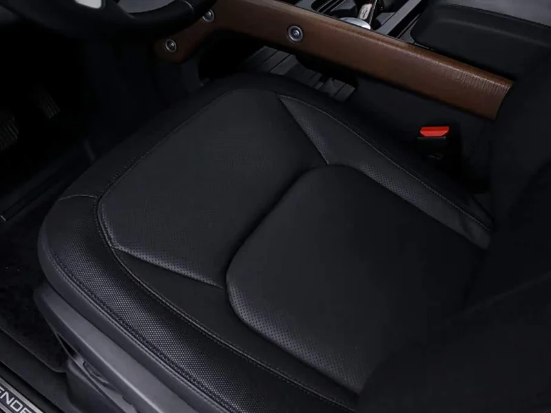 Land Rover Defender — фото 15