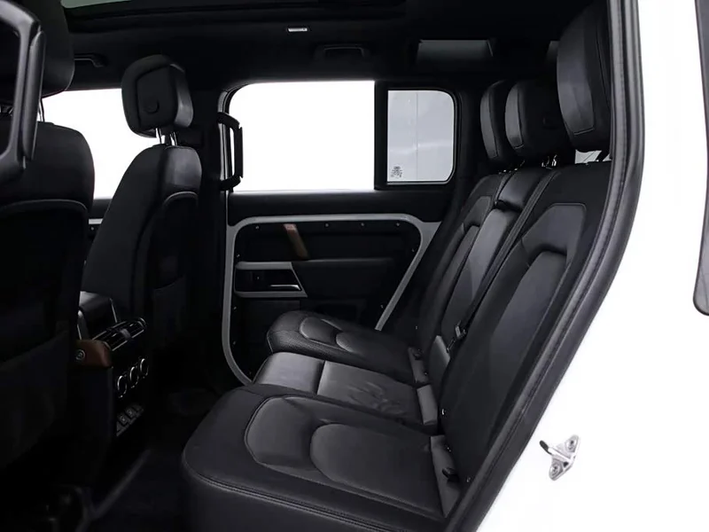 Land Rover Defender — фото 16