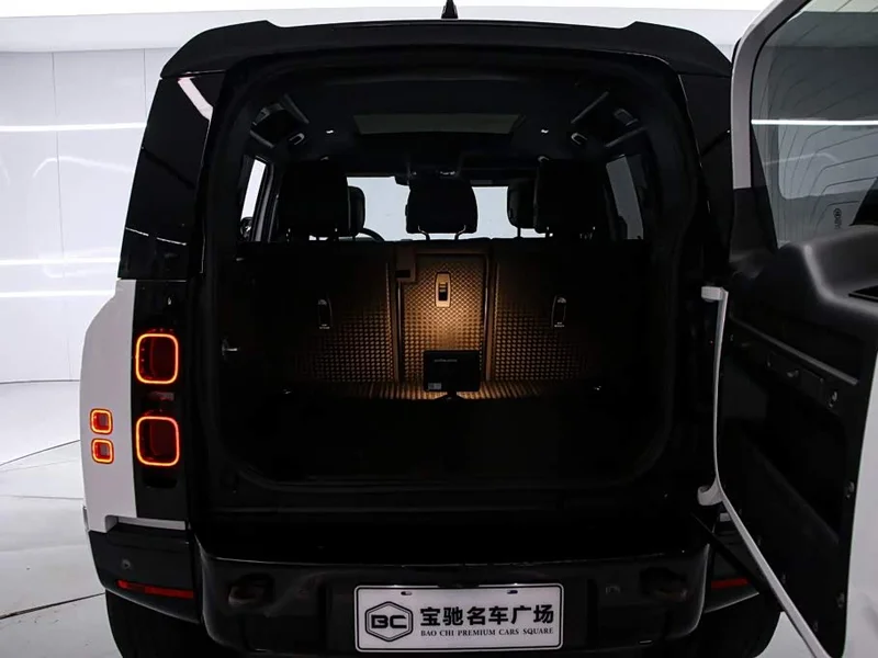 Land Rover Defender — фото 17