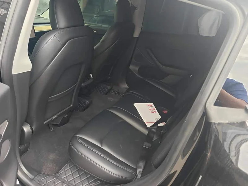 Tesla Model Y — фото 11