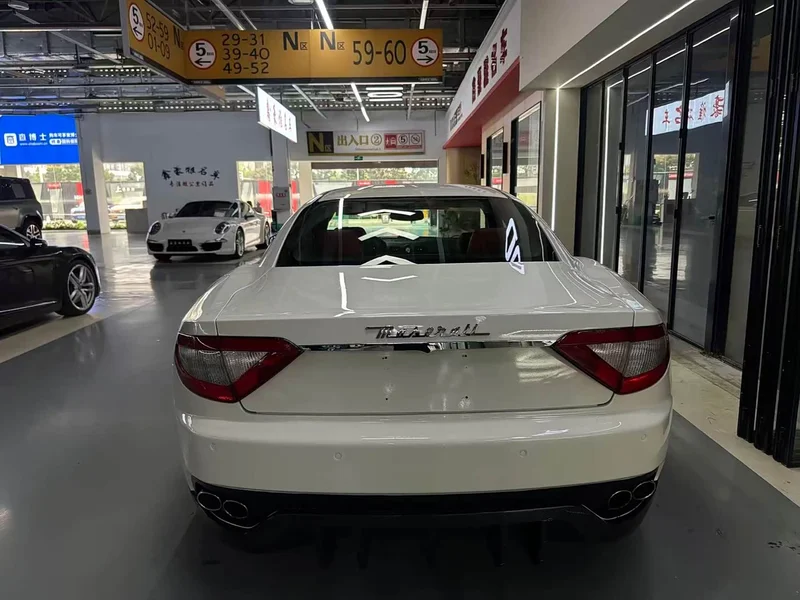 Maserati GranTurismo — фото 12