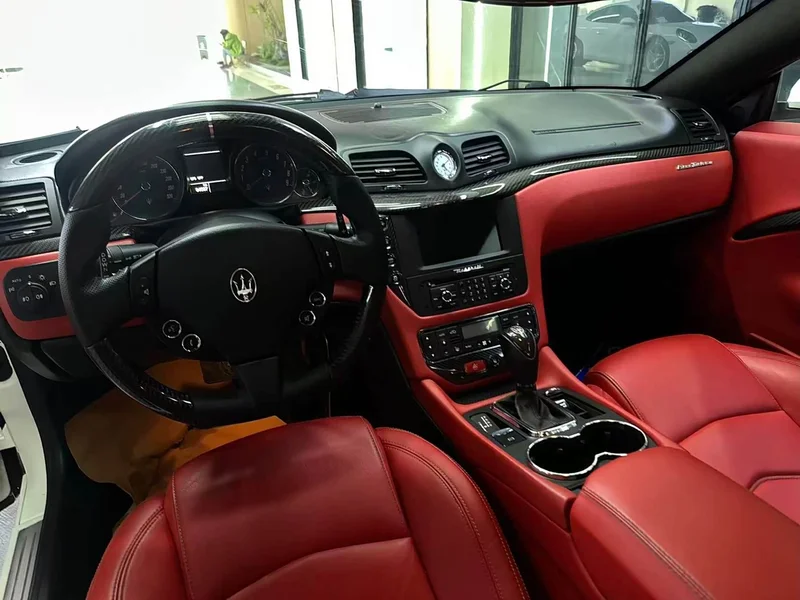 Maserati GranTurismo — фото 8