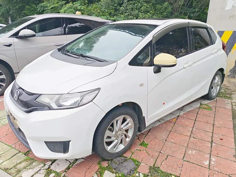 Honda Fit — фото 1