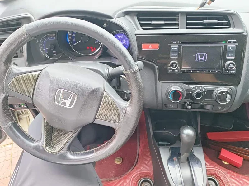 Honda Fit — фото 12