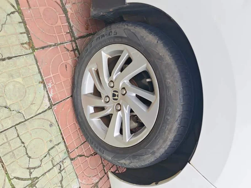 Honda Fit — фото 6